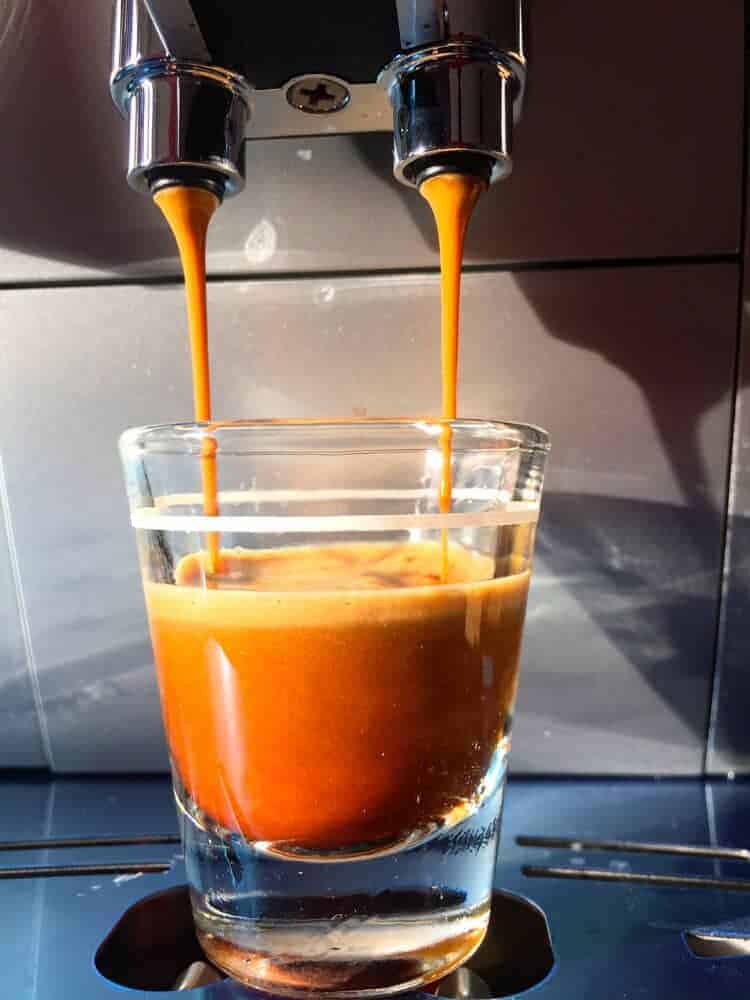 DeLonghi ECAM 23.420.SW - Espressobezug