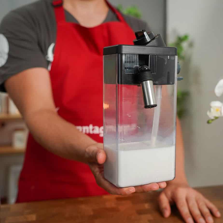 DeLonghi ECAM 23.466.B - Milchbehälter