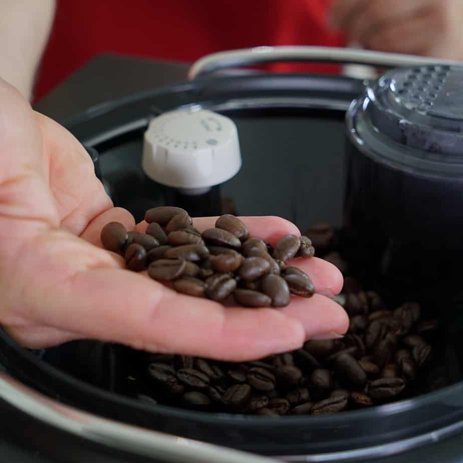 Saeco Xelsis Kaffeebohnen aus dem Bohnenfach