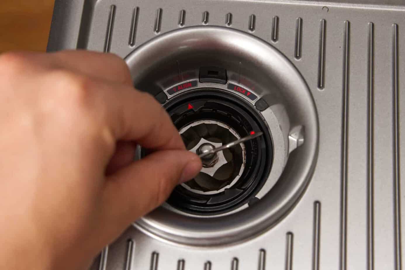 Sage Barista Touch Mahlwerk Rausnehmen