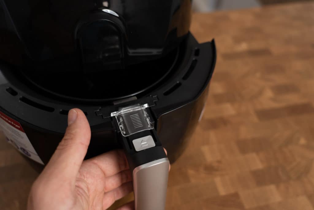 SEVERIN Heißluftfritteuse FR 2430 Korb Entnahme