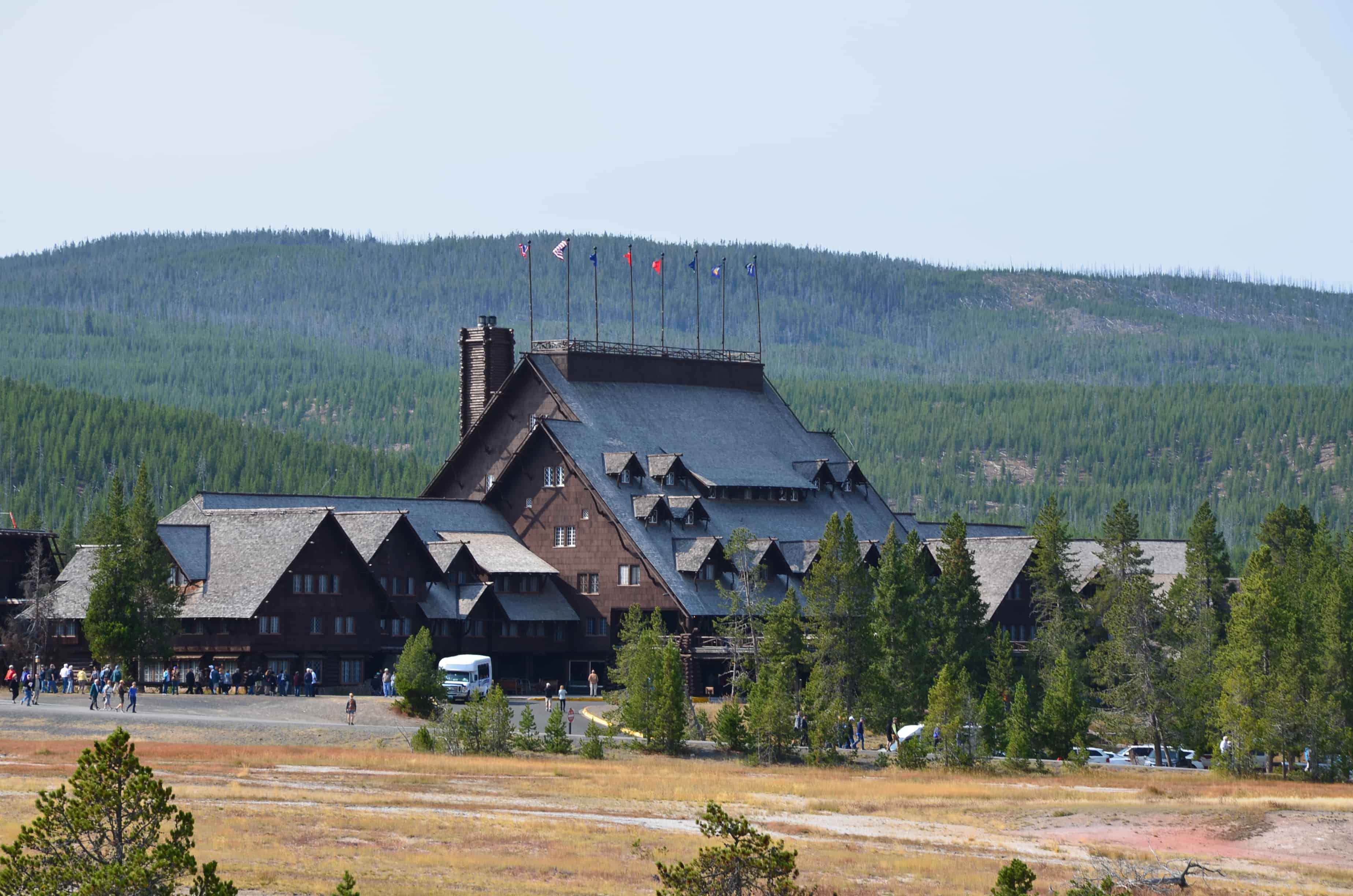 Old Faithful Historic District (Yellowstone National Park) - Nomadic Niko