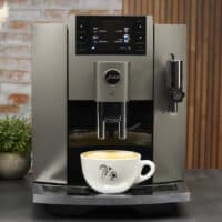 Coffeeness grosse Cappuccino Tasse unter Auslauf Jura E8