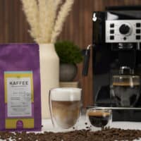 Decaf Kaffee fuer Vollautomaten mit Getraenken und DeLonghi Magnifica S
