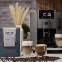 Klassik Kaffee fuer Vollautomaten mit Getraenken und Jura E8