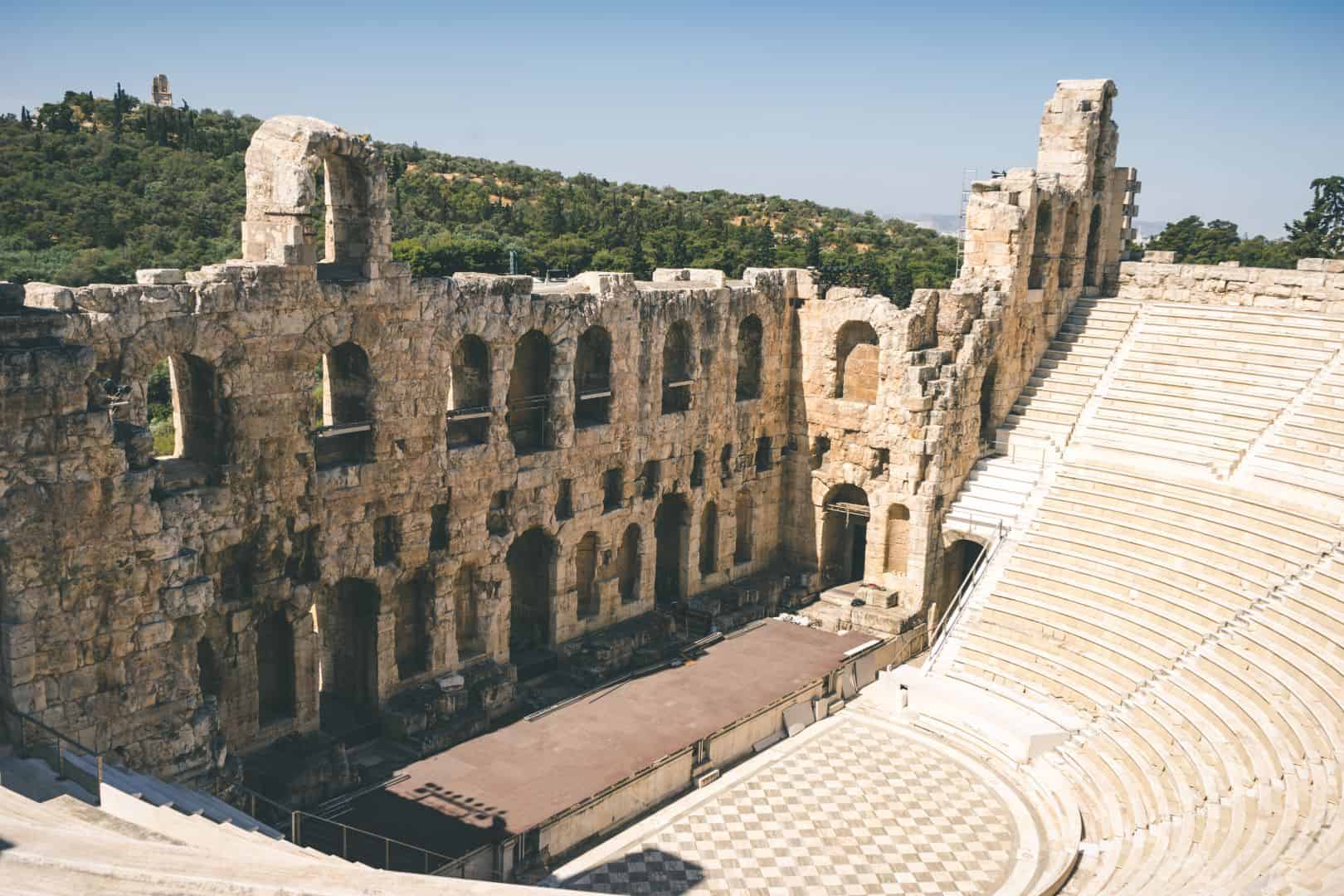 A Class Activity for Drawing Students into the History of Theatre