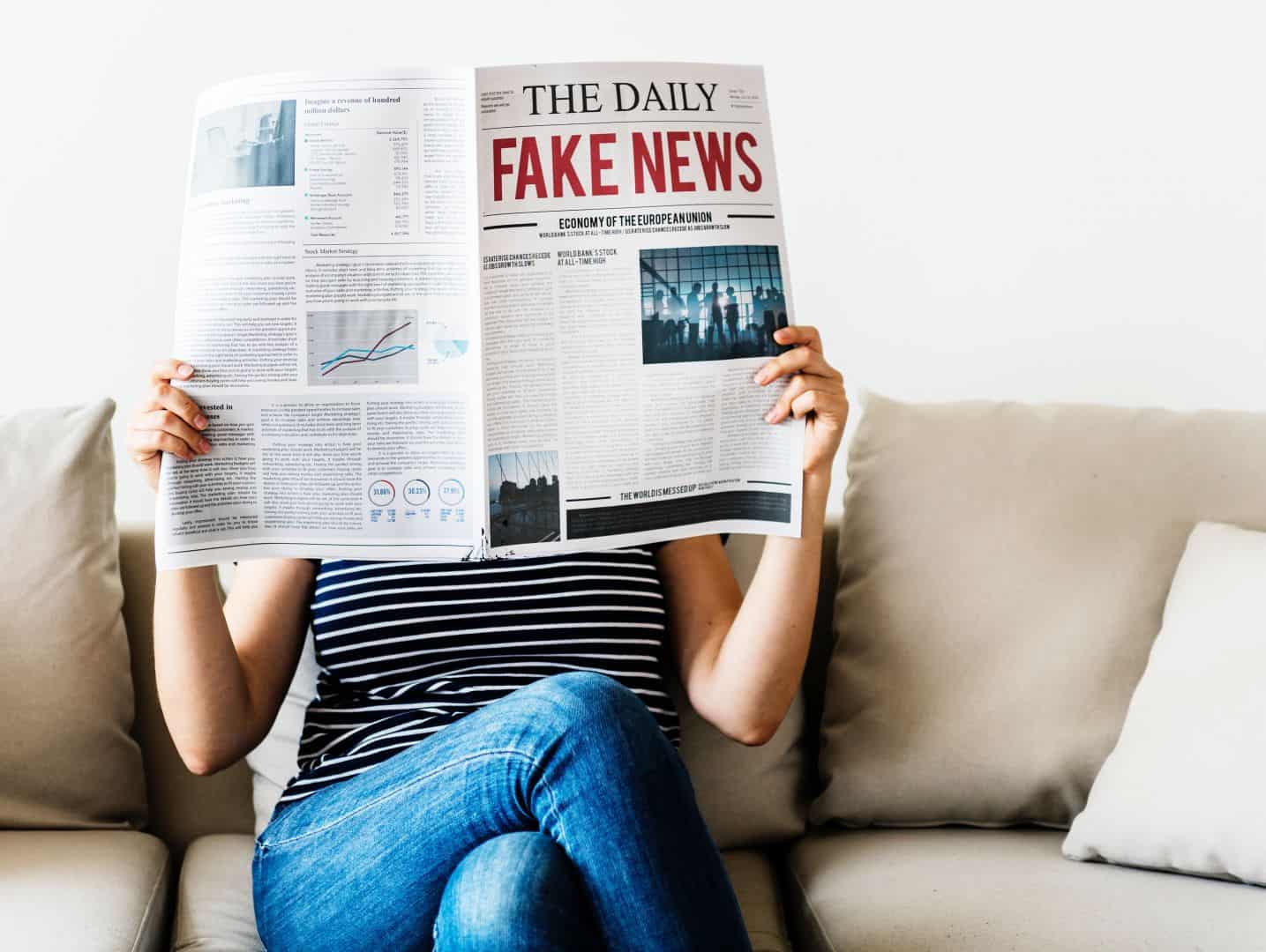 (Critically) Reading the News: Empowering Citizens in the Age of Disinformation