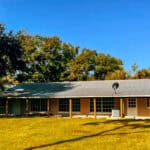 a ranch style building