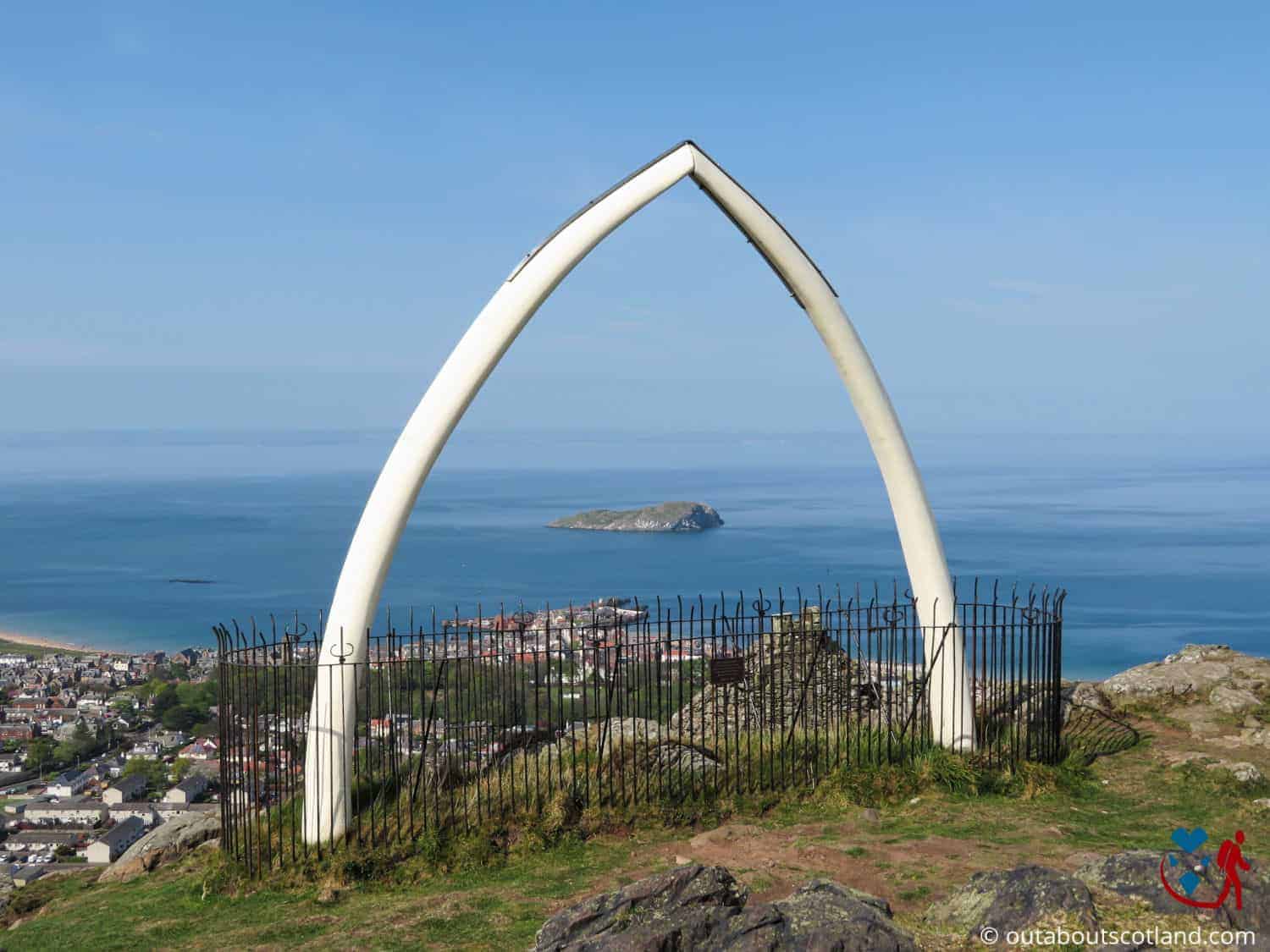 north-berwick-law-east-lothian-complete-visitor-guide-out-about