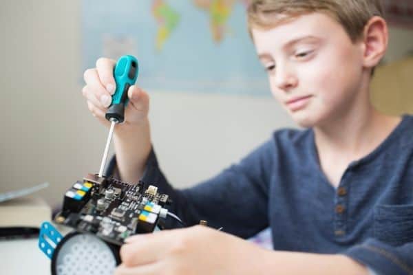 Top 7 Best Robotics Kits For Middle School Students | STEM Toy Kits
