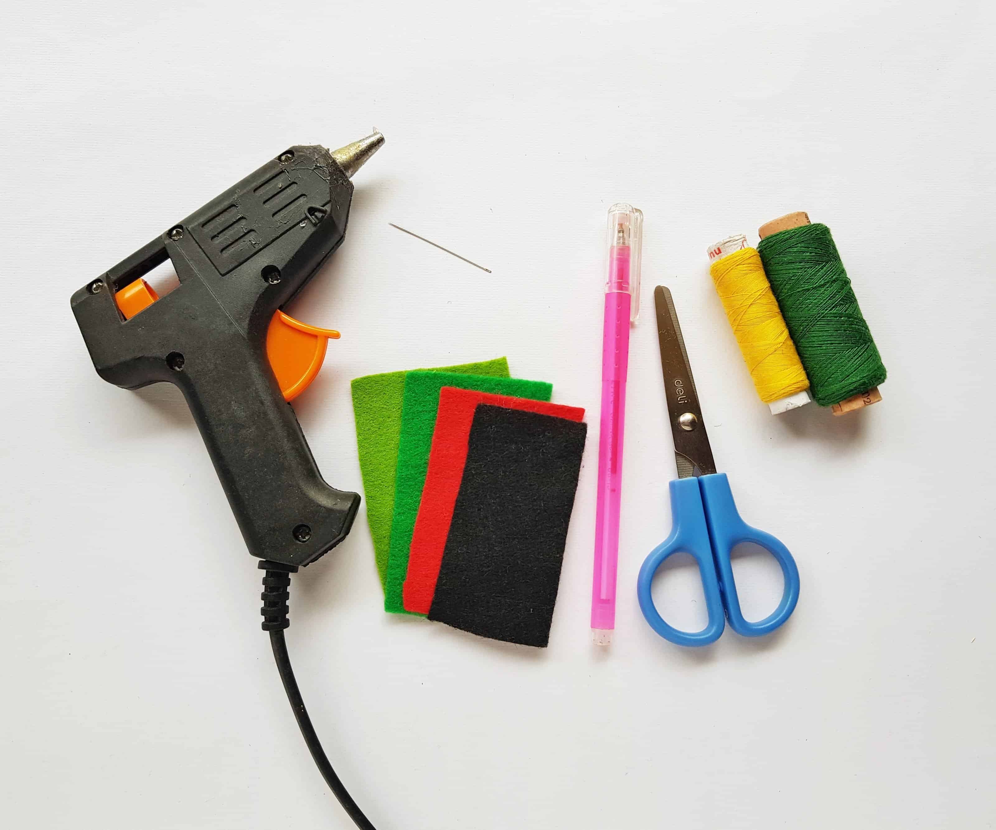 poppy craft supplies to make a pencil topper from felt