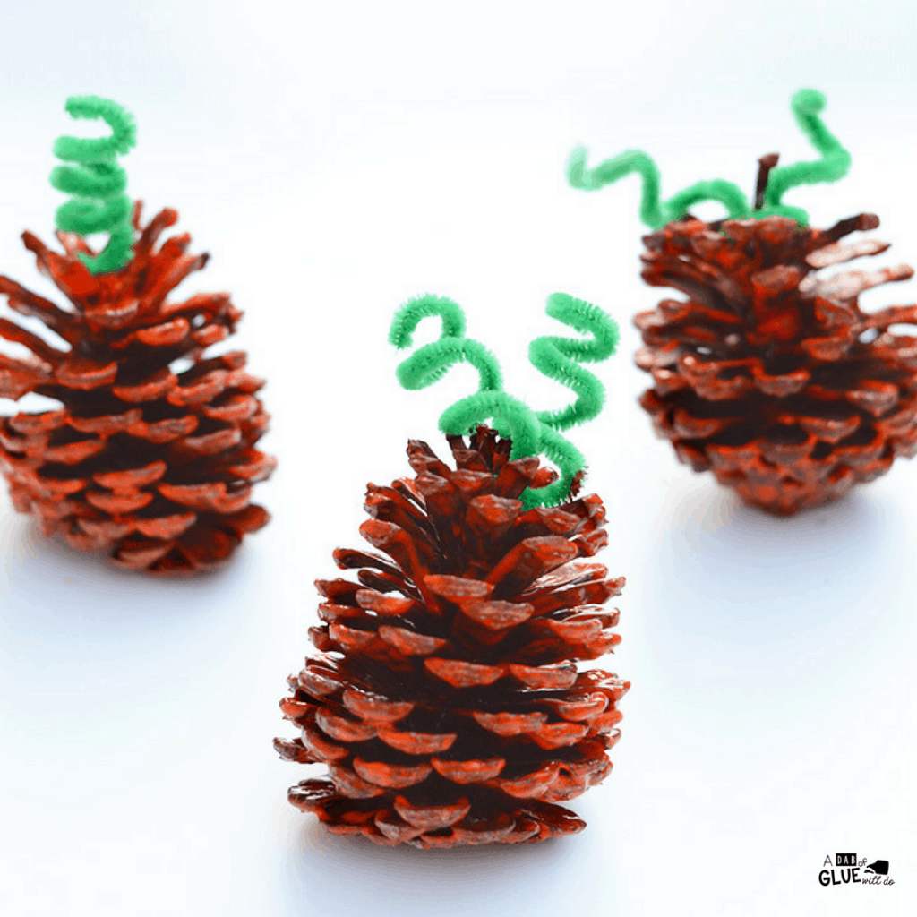 Pinecone Pumpkin Craft.