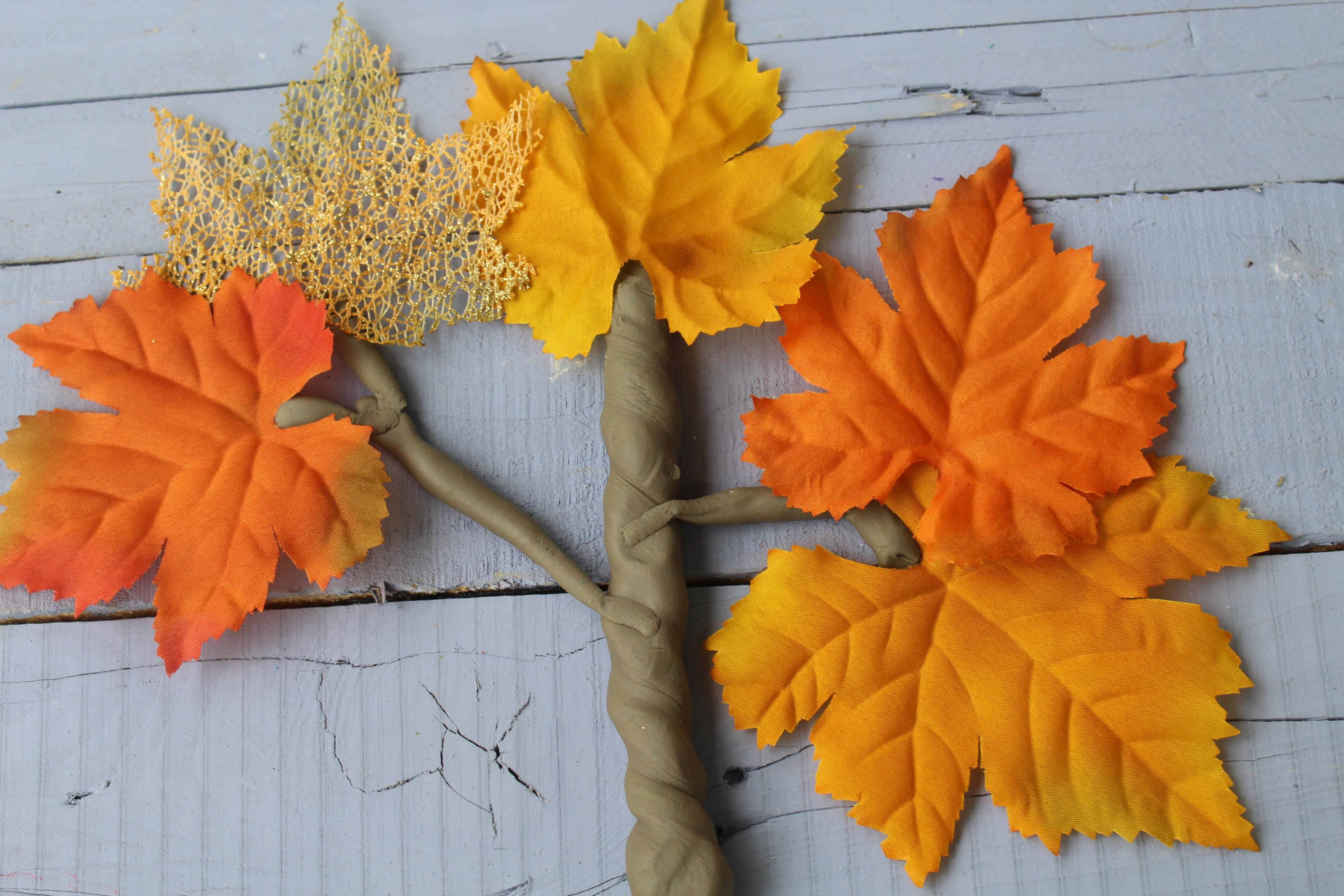 Kids Fall Sensory Activity.