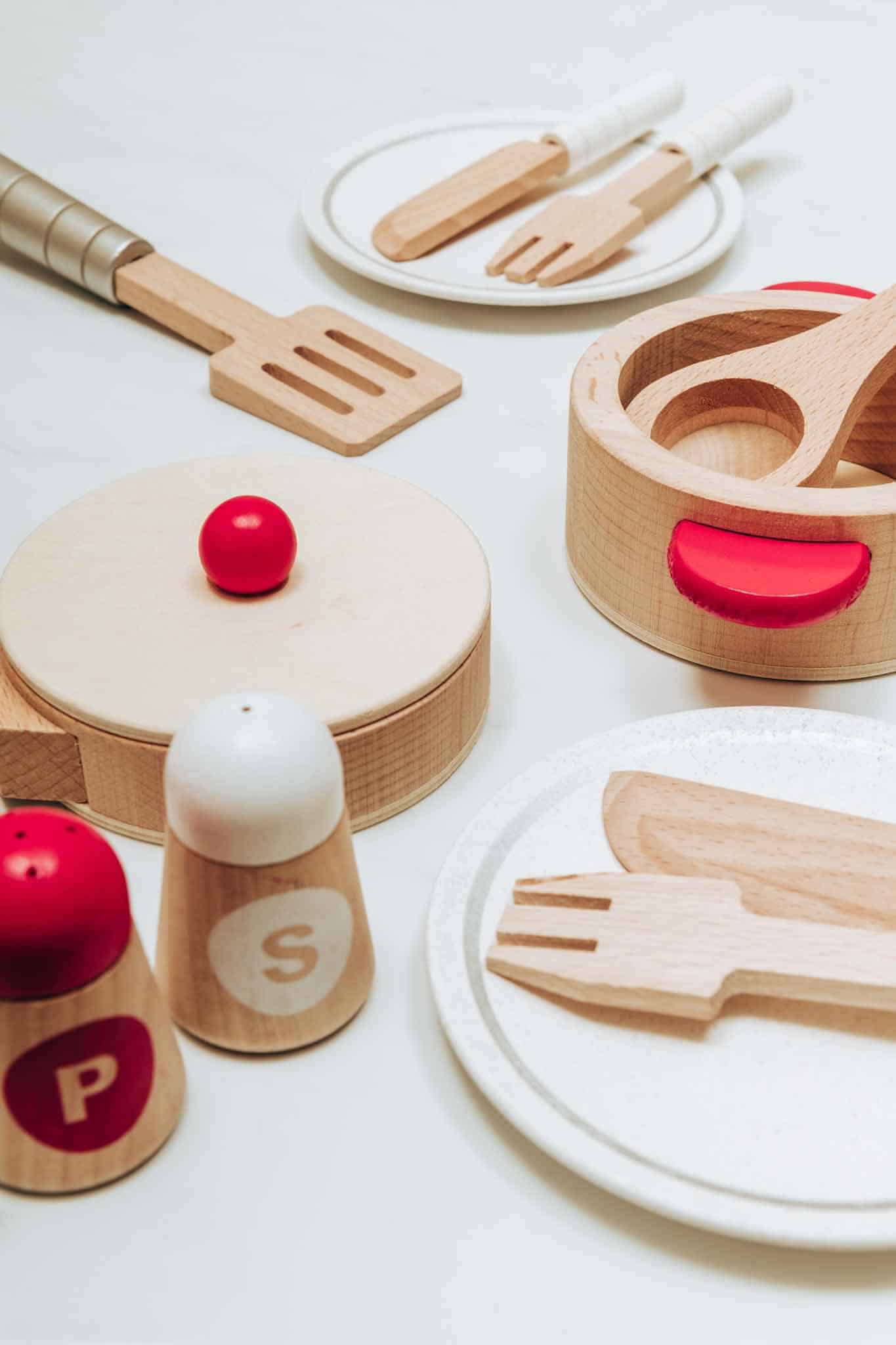 hape pretend cooking set