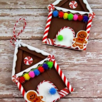 Gingerbread House Ornament.
