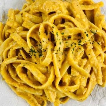 Delicious and Easy Pumpkin Alfredo Fettuccine.