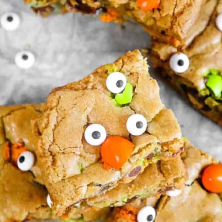Halloween Blondies: Easy Halloween Treats.