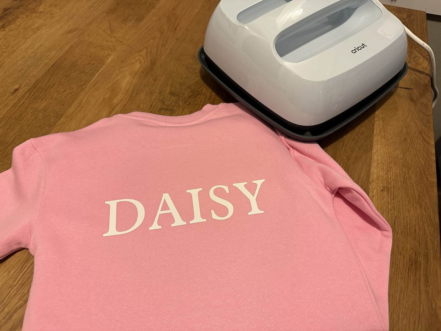 Cricut Easy Press 3: Easy Personalised Jumper Project.