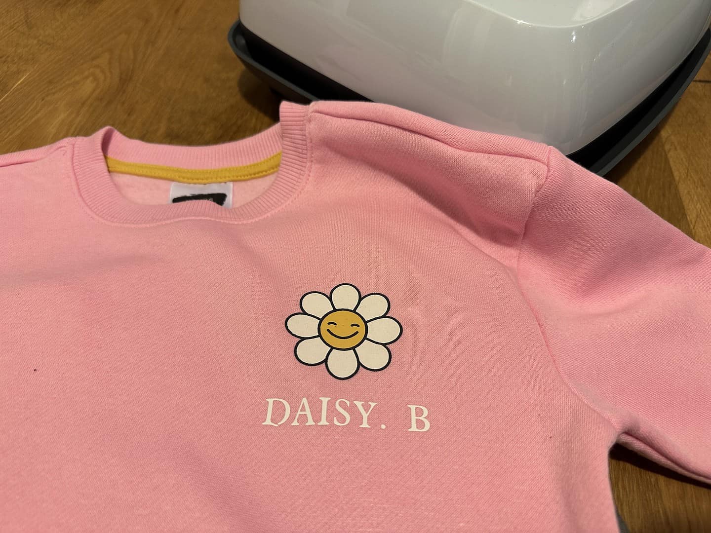 Cricut Easy Press 3: Easy Personalised Jumper Project.
