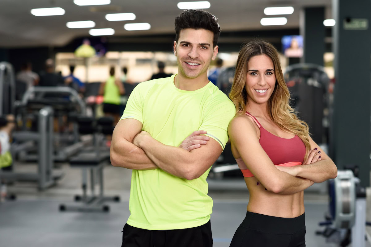 Create Online Fitness Content | Couple training together at the gym.