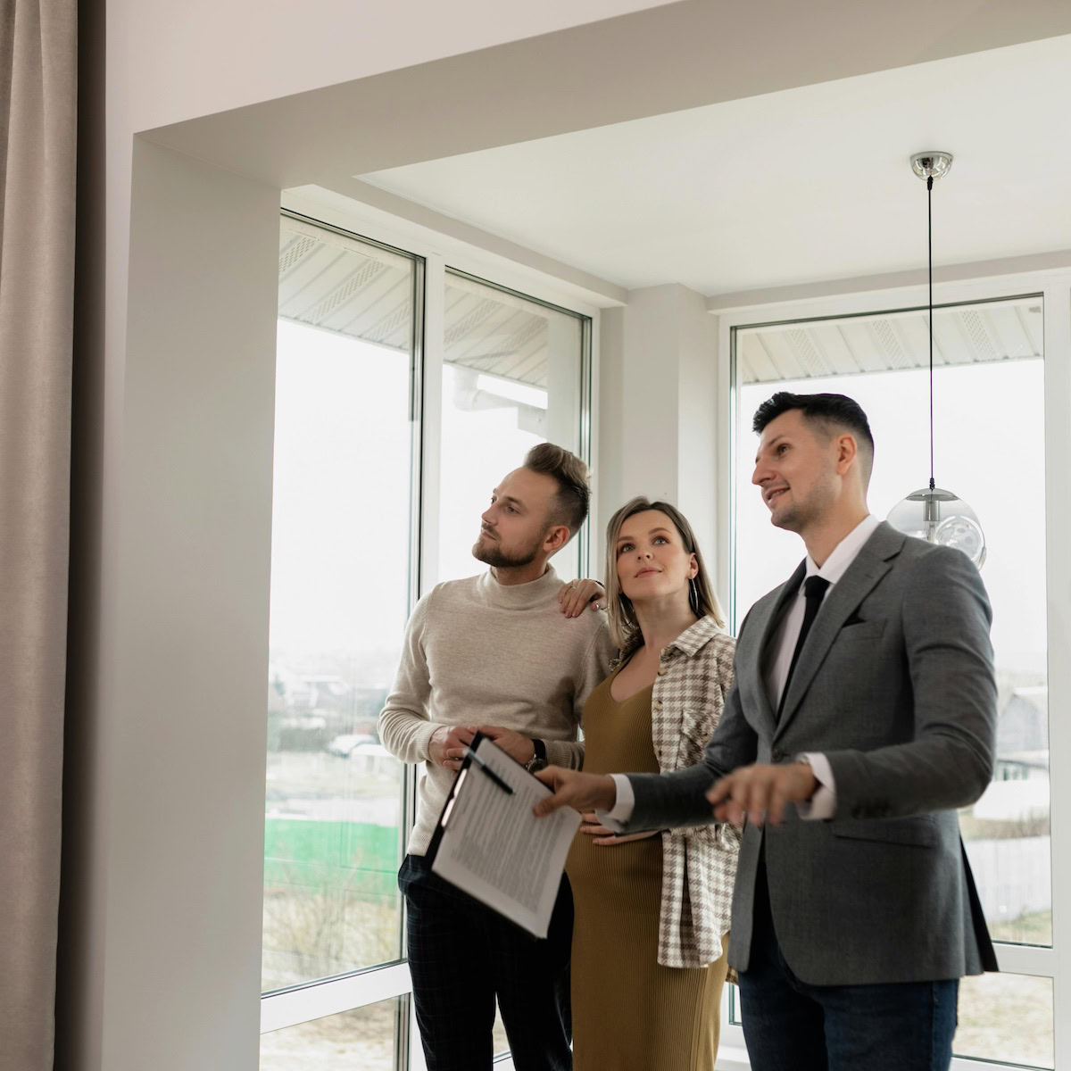 Considerations Help Buyers Decide on Realtors.