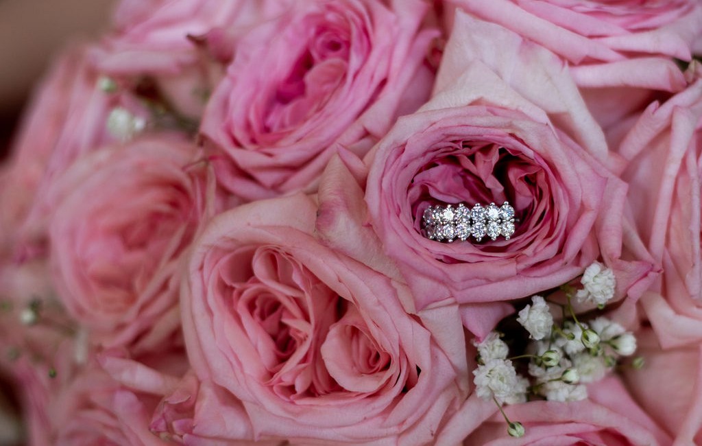 Simple tips to implement to plan a vow renewal or wedding!