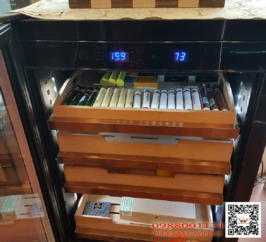 khay chứa gỗ tuyết tùng lưu trữ lên đến 700 điếu