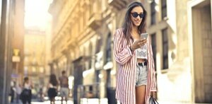 Woman reading a first dating app message