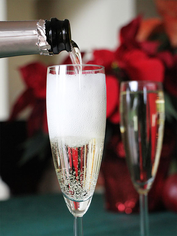 sparkling-alternatives-vertical-1-crdt-emma-janzen