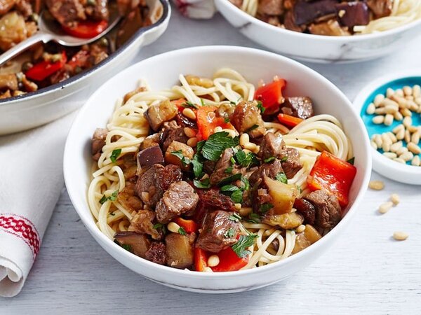 mi với thịt cuu chua ngot