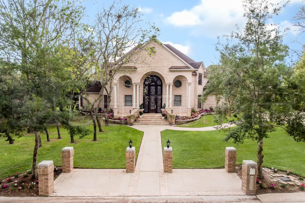 Real Estate Exterior Photography Tanglewood  Houston-Real-Estate-Photography.psd  Houston Commercial Architectural Photographer Dee Zunker