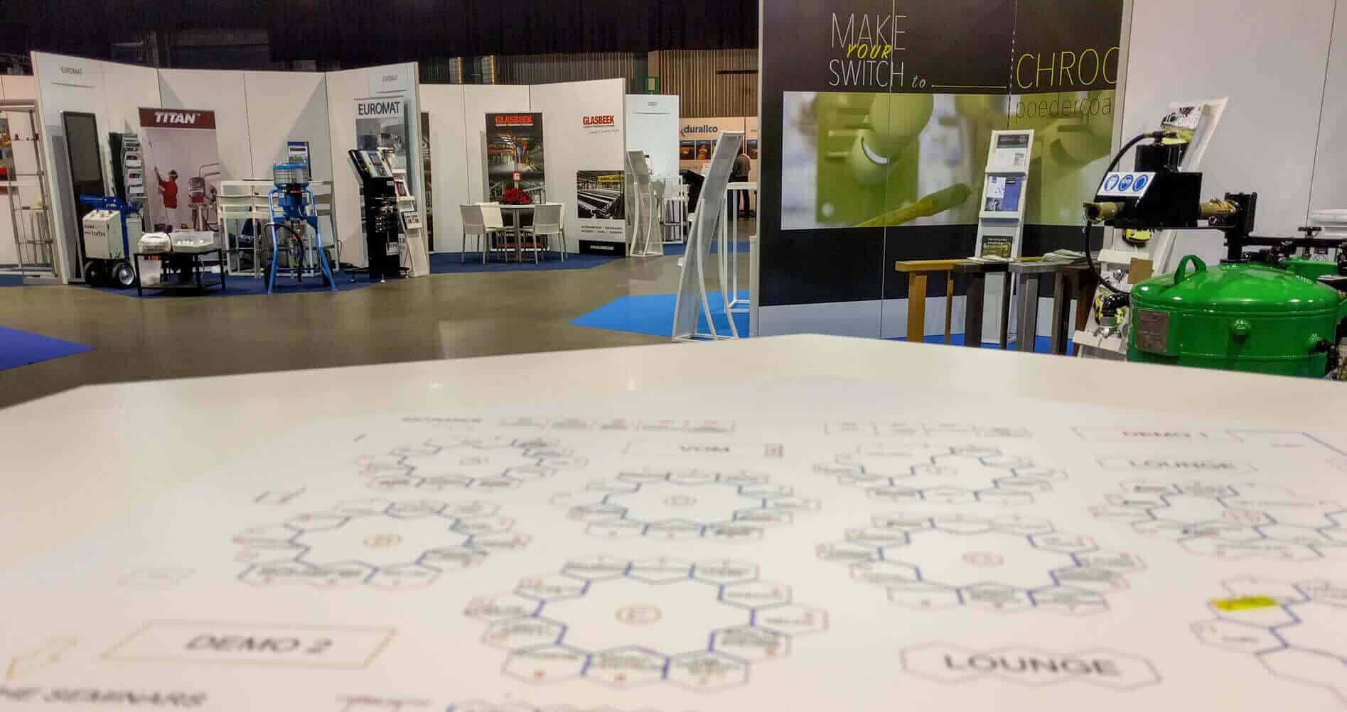 Grondplan van beursbouw met nummering van exposanten op een niche beurs