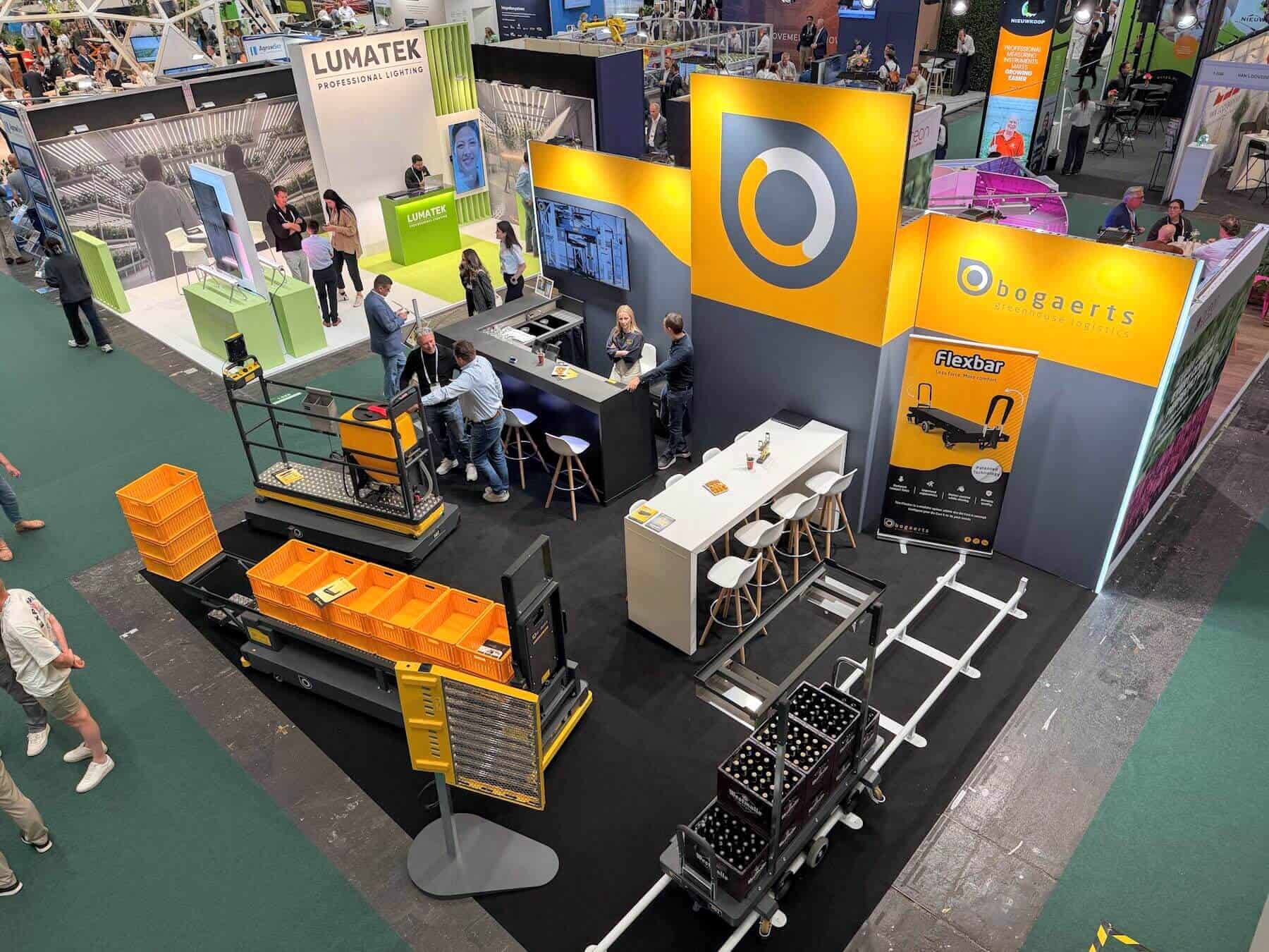 Bovenaanzicht van de beursstand van Bogaerts op GreenTech Amsterdam 2026 met ruimte voor logistieke machines.