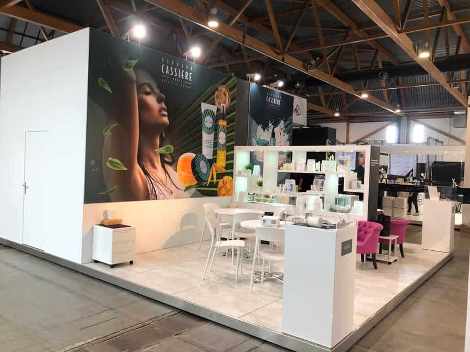 Beursstand voor het cosmetica merk Bernard Cassière met kasten op maat voor het etaleren van producten