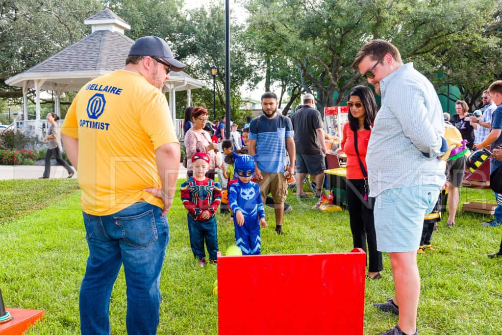 1799-CItyBellaire-PumpkinHunt-2019-016.NEF  Houston Commercial Architectural Photographer Dee Zunker