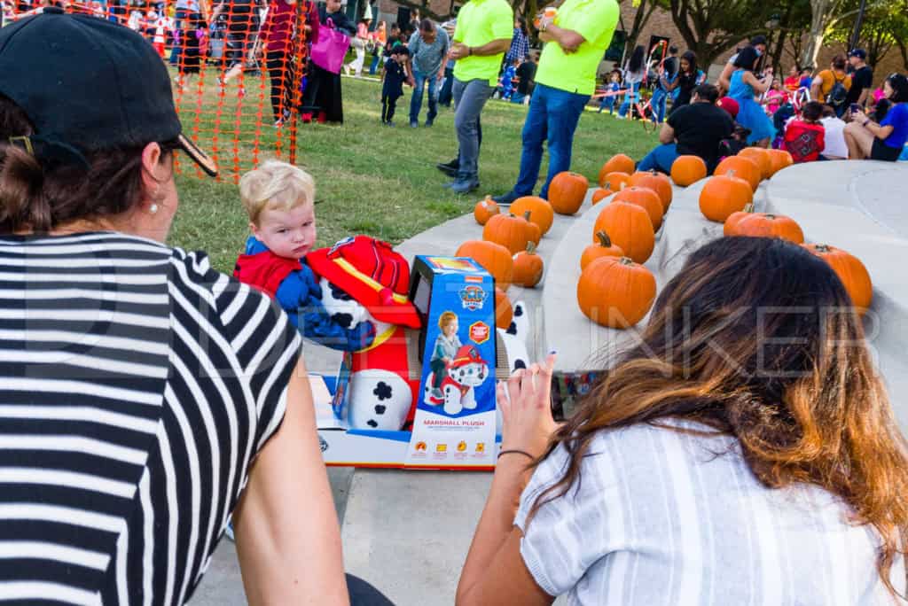 1799-CItyBellaire-PumpkinHunt-2019-106.NEF  Houston Commercial Architectural Photographer Dee Zunker