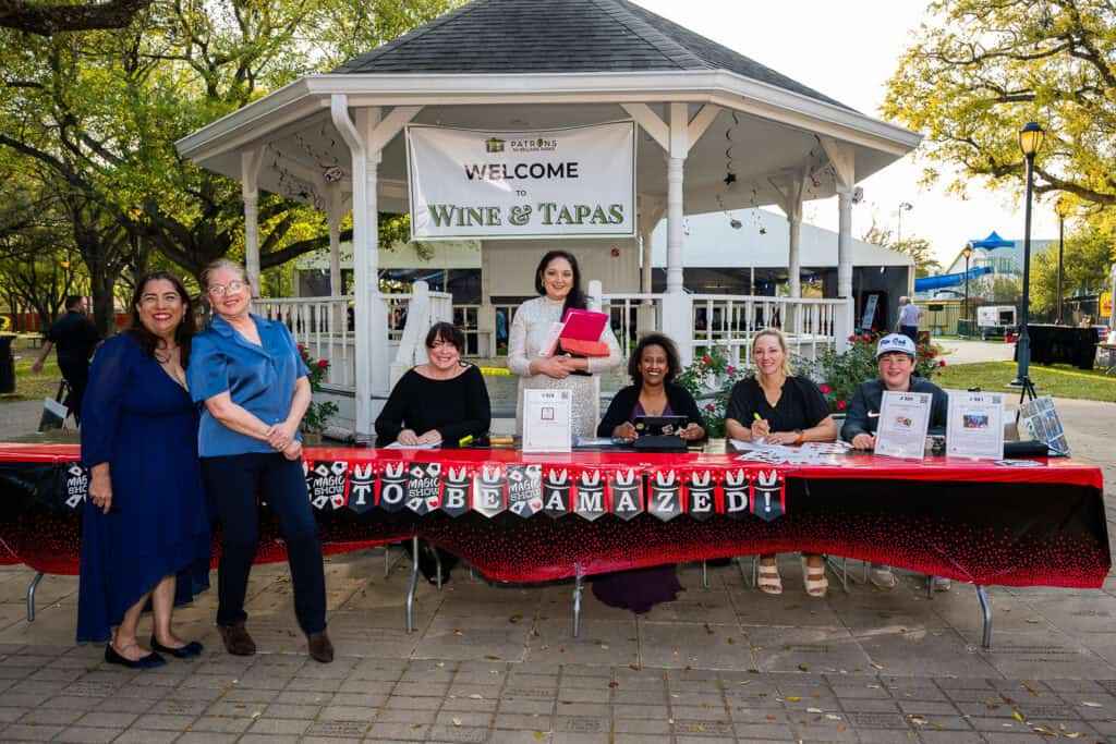 4215-BellaireParks-WineTappas-001.NEF  Houston Commercial Architectural Photographer Dee Zunker