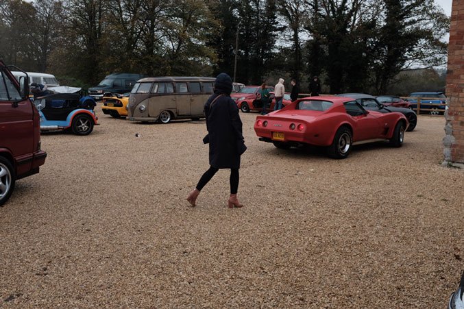 looking-at-cars