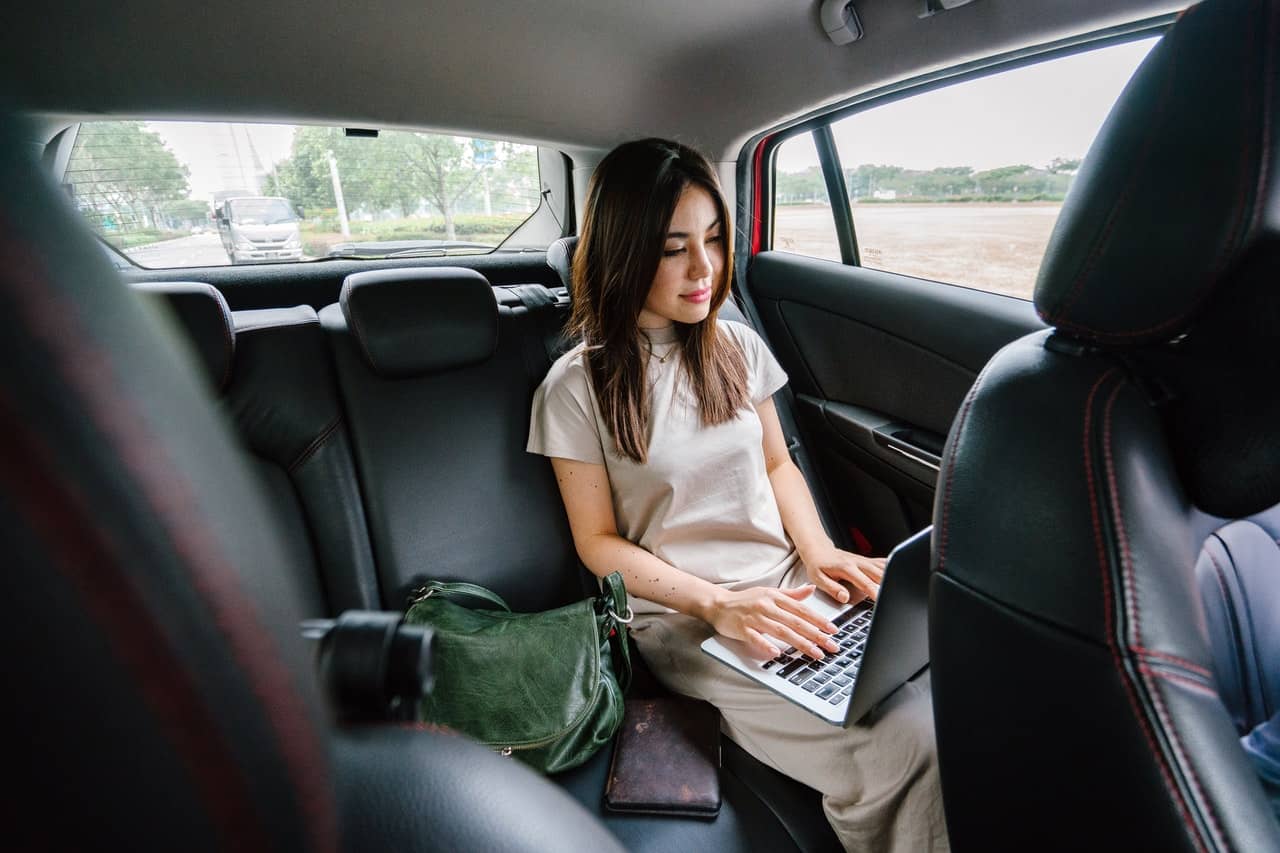 business-travel-car