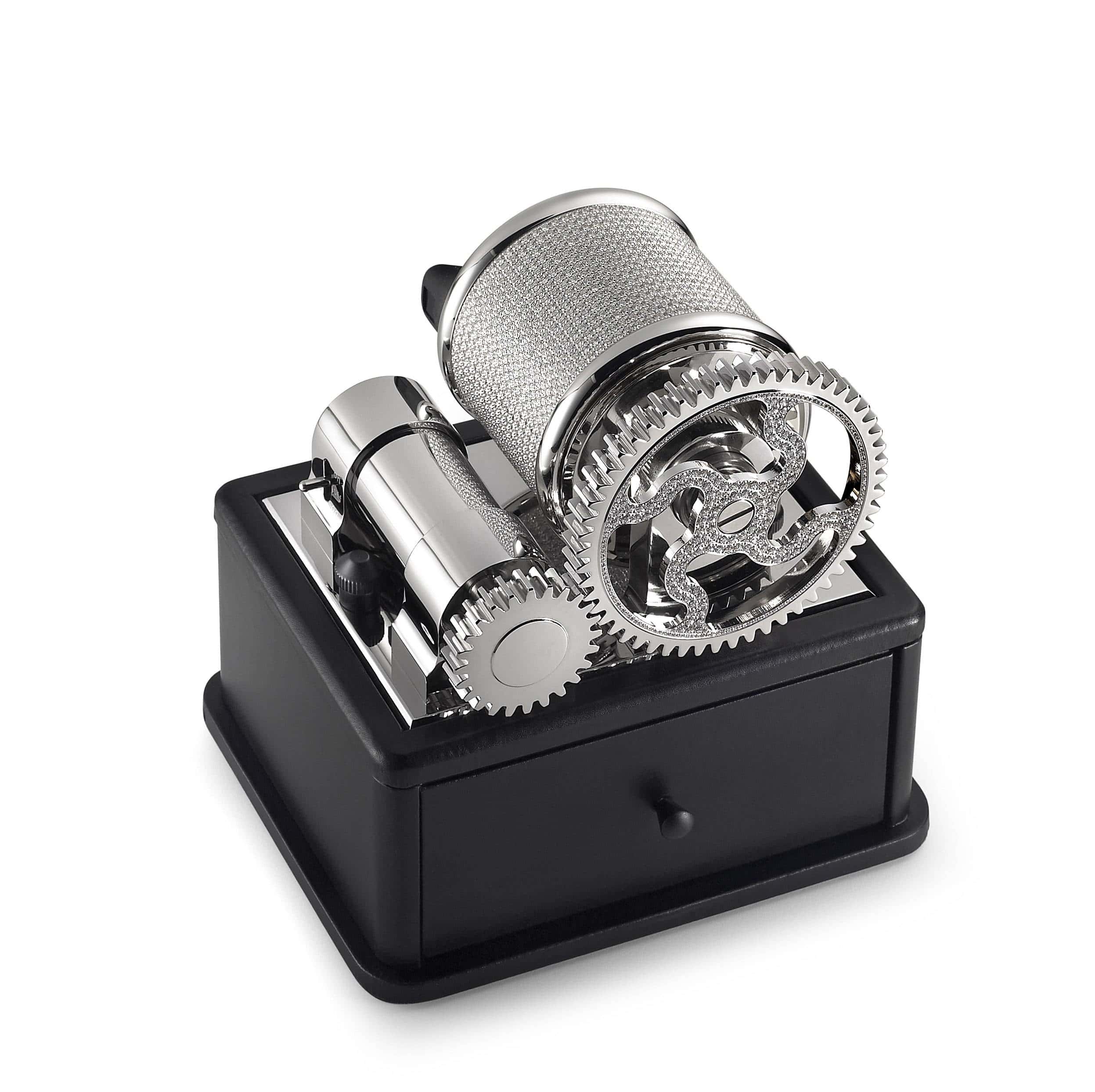 Wind your watch in style. Scatola del Tempo's latest winder is set with 89 carats of diamonds.