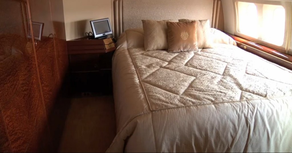 heres-trumps-bedroom-the-pillow-is-embroidered-with-the-family-crest-as-are-most-of-the-other-pillows-on-board-the-jet-1-1024x538