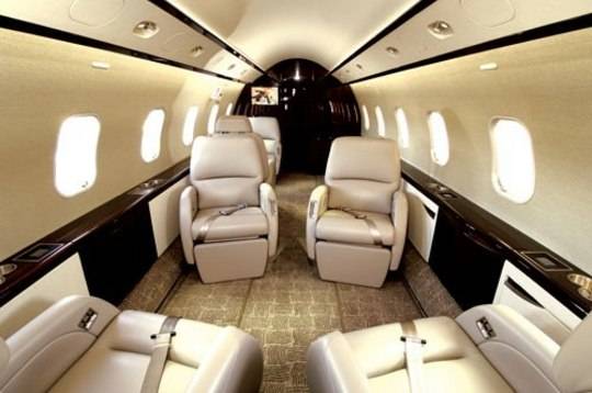 Bombardier-Challenger-Private-Jet-300-interior