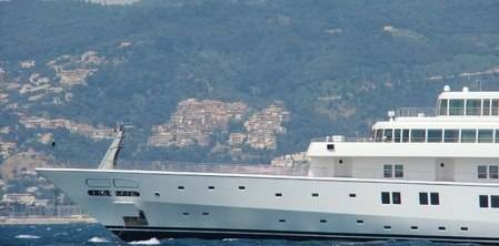 luxury-yacht-Rising-Sun