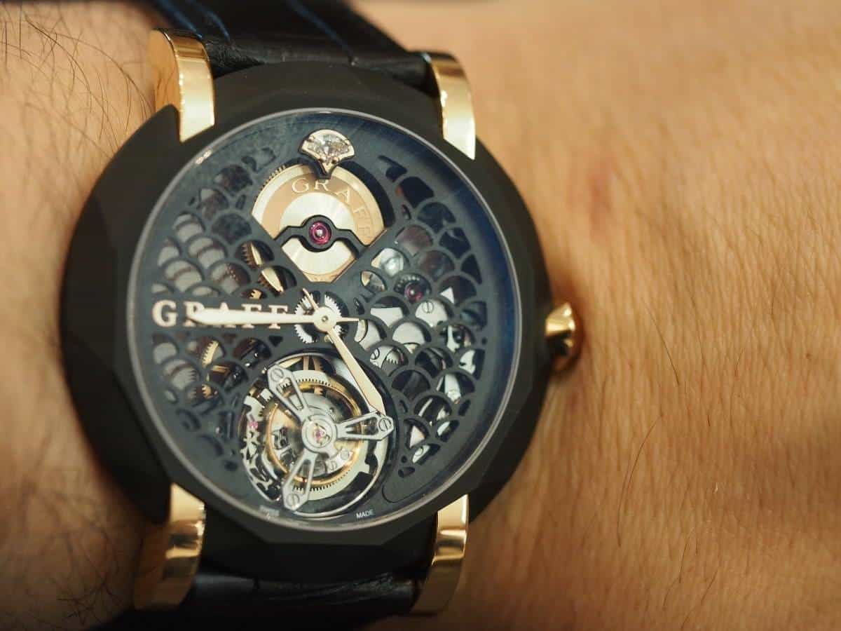 The MasterGraff Ultra Flat Icon Skeleton features an openwork Graff Icon pattern dial that reveals the construction of the Calibre 4, a hand-wound movement measuring only 3.5 mm in thickness. The movement is housed within a sporty 43mm facetted case and enclosed in sapphire crystal. The MasterGraff Ultra Flat Icon Skeleton is available with a DLC and titanium case offset by gold lugs.
