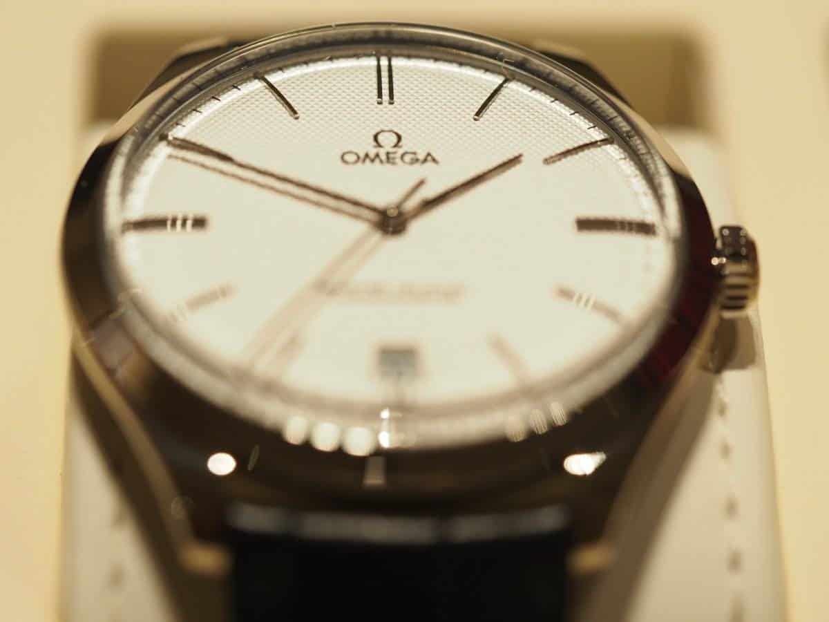 Omega De Ville Trésor Also unveiled at Baselworld 2014, Omega’s De Ville Trésor, pays homage to the original De Ville Trésor, released nearly 50 years ago. If it remains faithful to the original design, which was characterized by a classical yellow gold case, the new model is also available in 18k white gold. Omega also sought modernity inside the watch, by outfitting it with one of the most advanced Co-Axial movements ever produced by the brand.