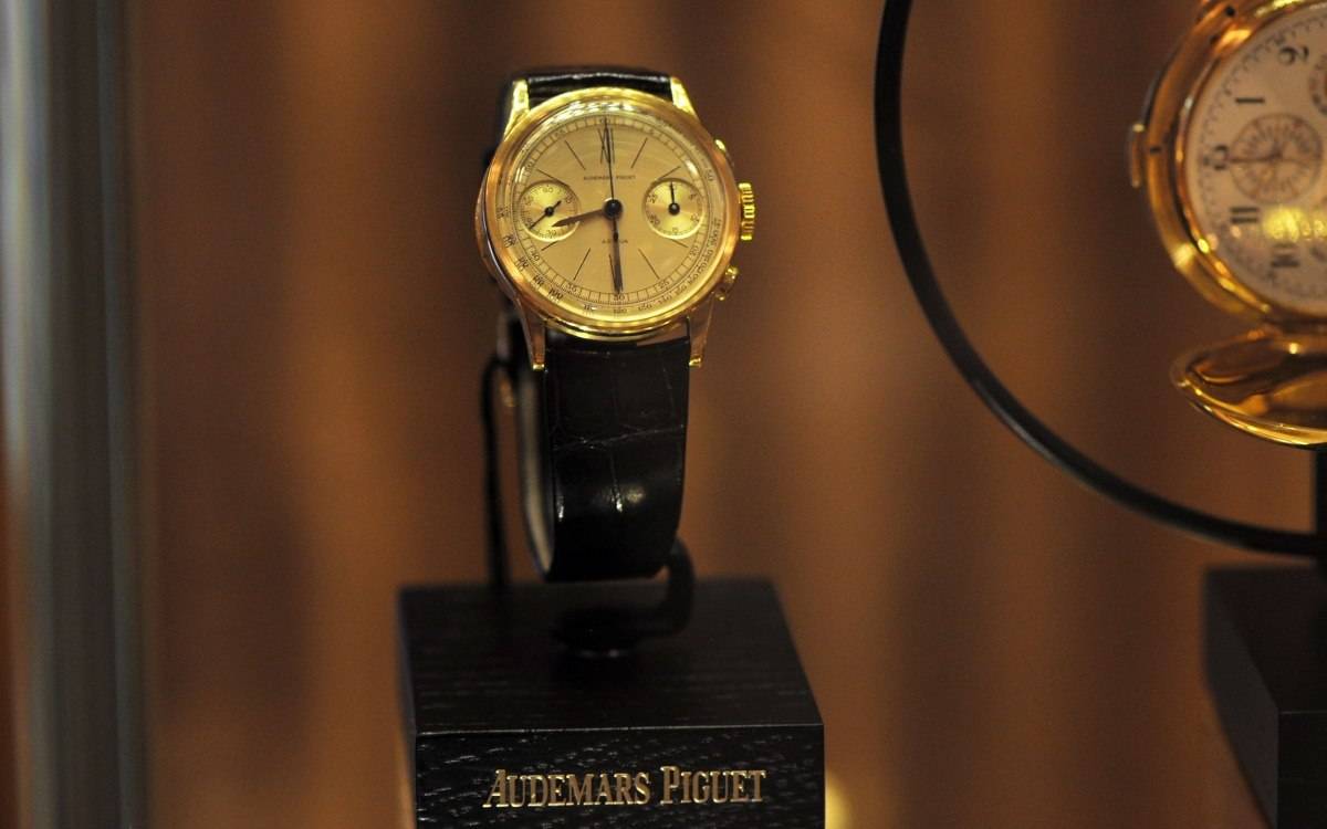 Chronograph for Italian retailer Astrua (1937)