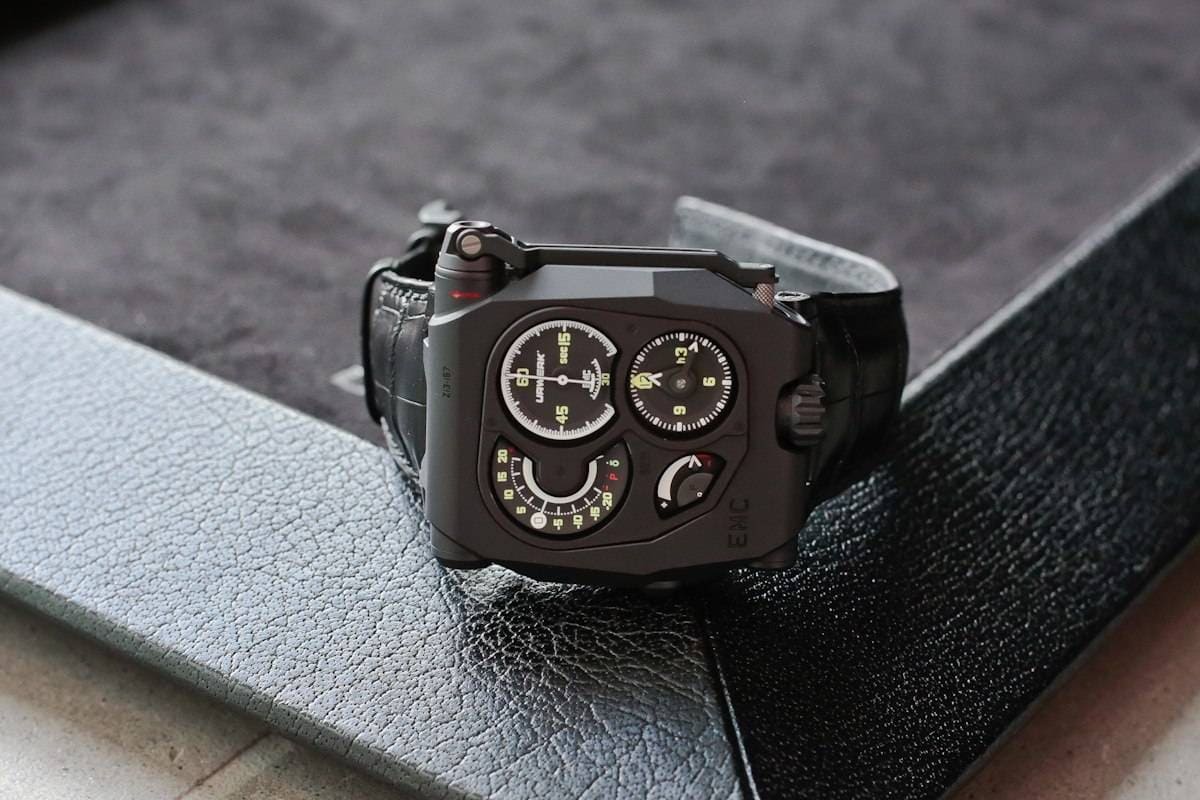  Urwerk Black EMC