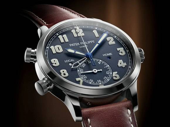 Patek Philippe 5524G Calatrava Pilot Travel Time Face