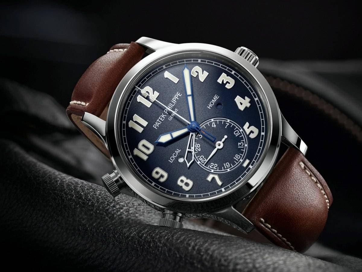 Patek Philippe 5524G Calatrava Pilot Travel Time Face