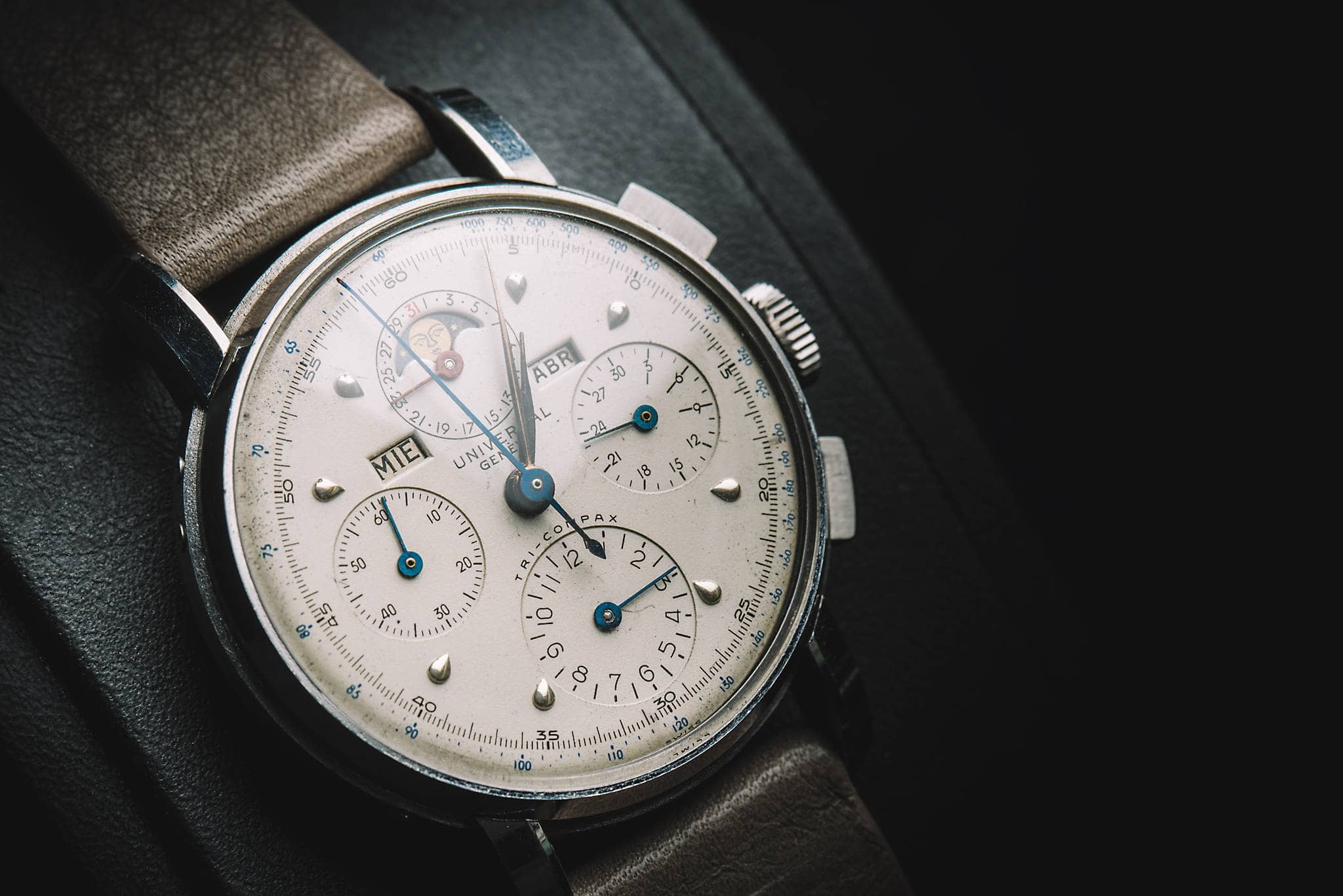 Universal Tri-Compax, 22541, Stainless steel, 1945 Side